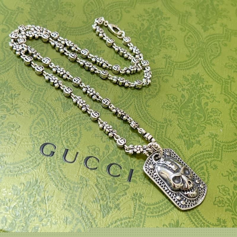 G*u*i necklaces